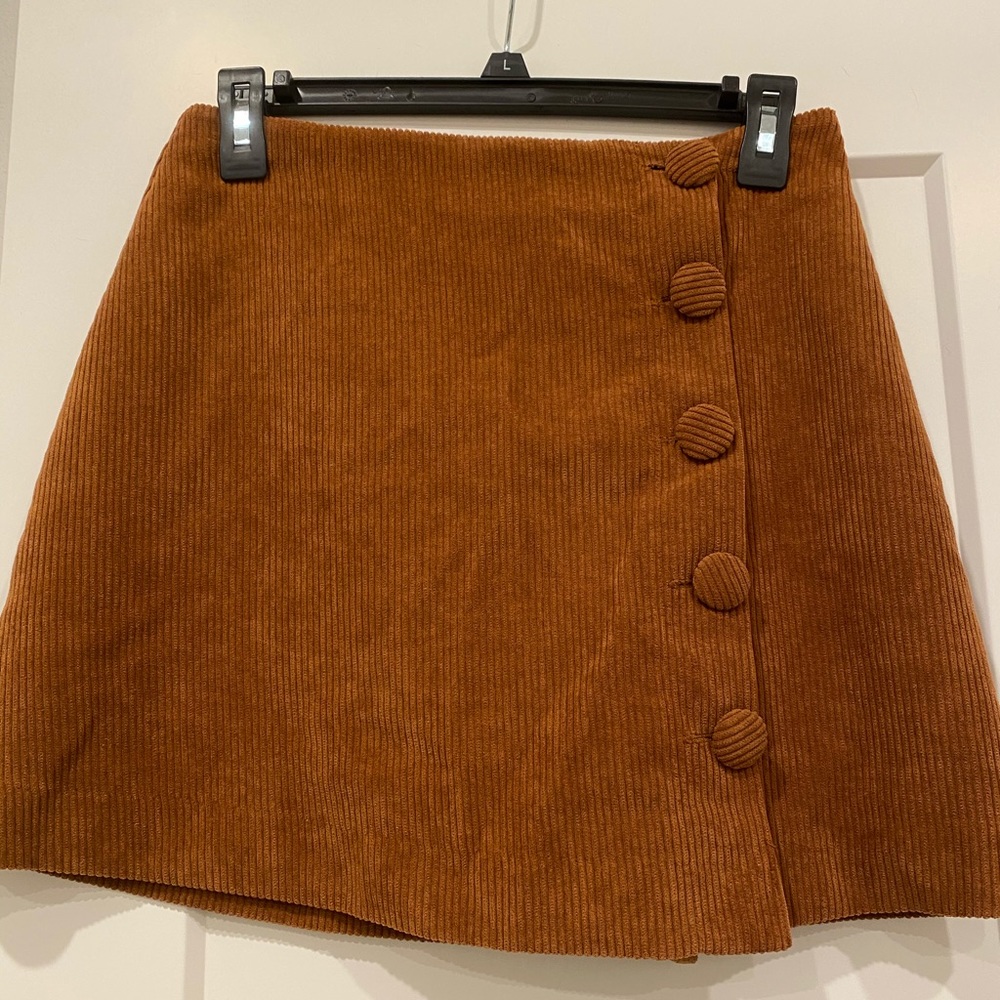 Skirt - Picture 2 of 2